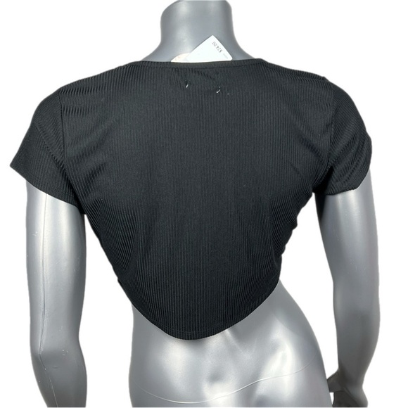 Jolie & Joy | Ribbed Black Short Sleeve Crop Top with front loop detail nwt - Picture 4 of 9
